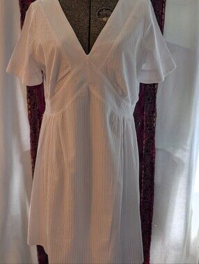 Banana Republic Women's White V-Neck Short Sleeve Dress